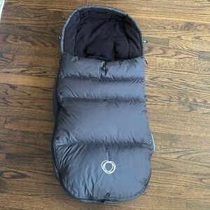 Bugaboo high performance footmuff with winter attachment. 
Never used.